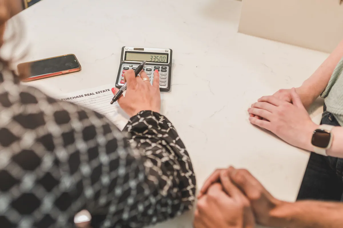 How to Tell if a Cash Offer Is Fair (Not a Lowball)