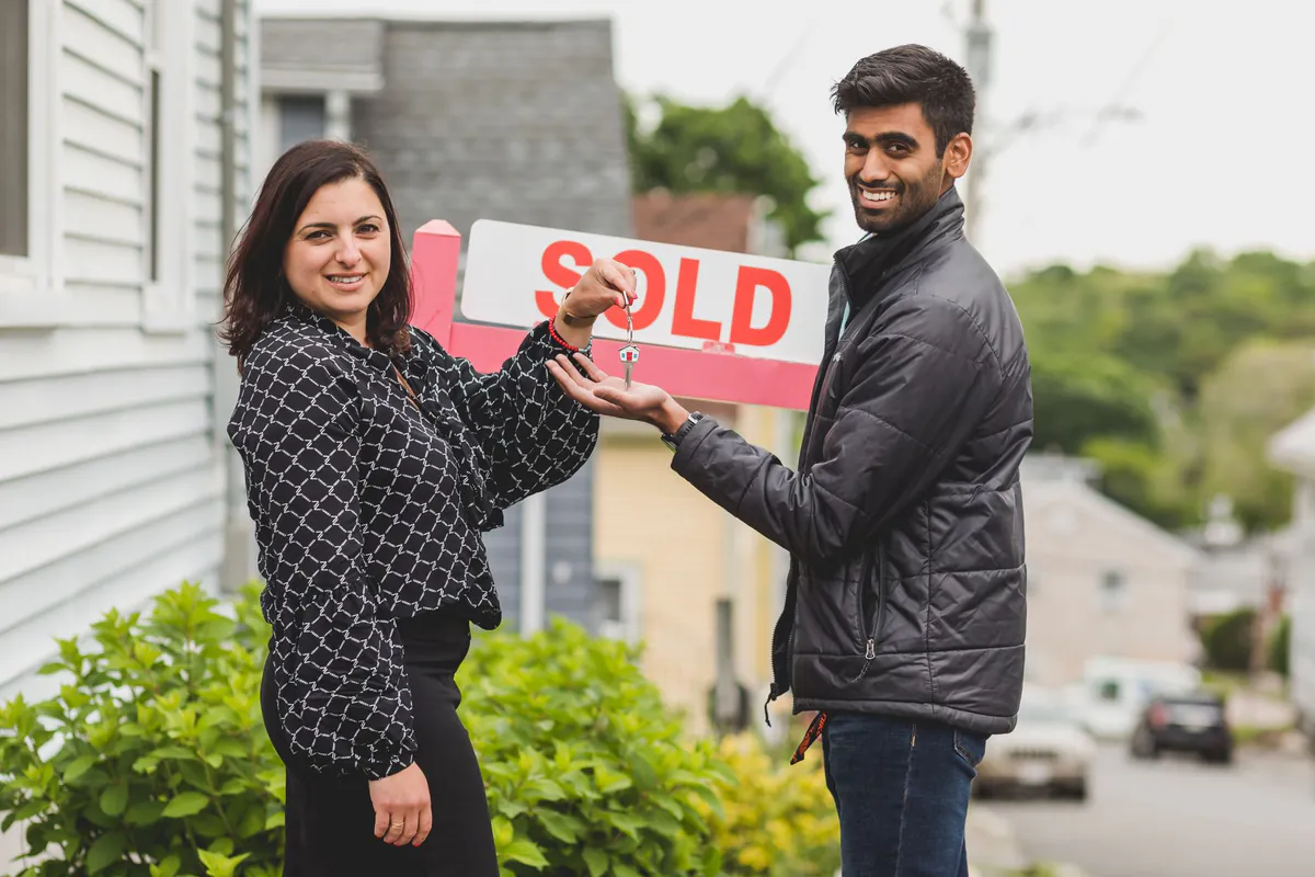Is It Better to Sell or Let Your House Foreclose?