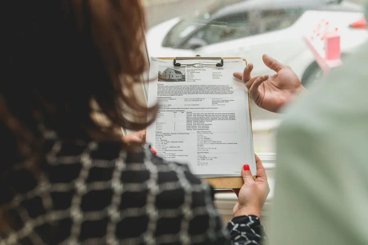 The Real Risks of Selling a House Without a Realtor