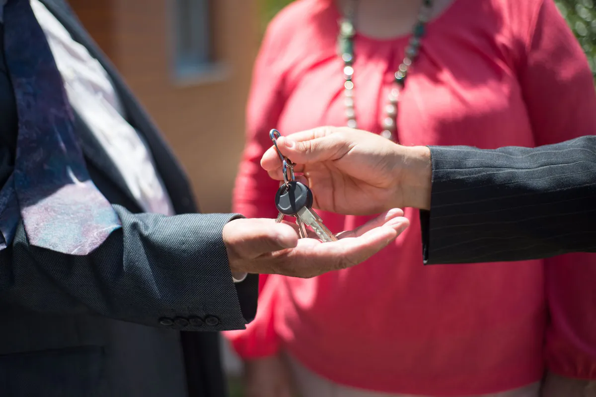 What Is a Cash Offer on a House? Plain-English Guide